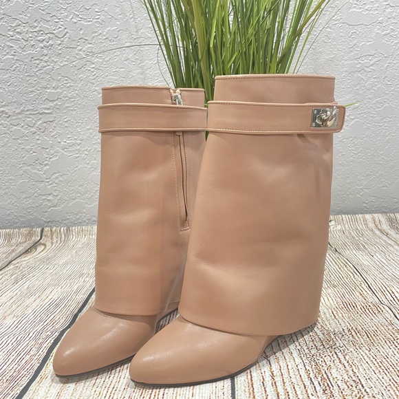 🎉🎉HP🎊🎊Givenchy Shark Lock Ankle Boot in Nude -Sz 38 (8 US) - Picture 2 of 8